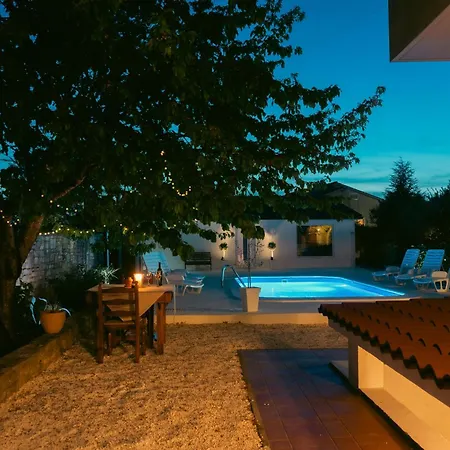 Apartament Sunflower House Istria - Winter By The Fireplace *